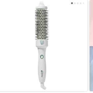Mane it’s giving body medium hot thermal brush